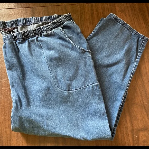 Roaman’s 32WP Fully Elastic Pull On Light Weight Denim Jeans - Picture 2 of 15